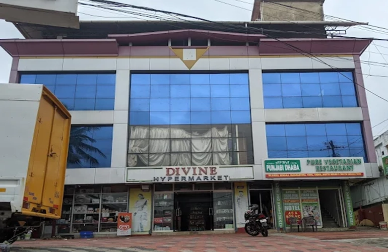 Divine Super Market