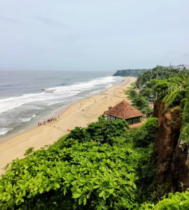 Varkala Beach cliffs overlooking the Arabian Sea at Papanasam Beach in Kerala