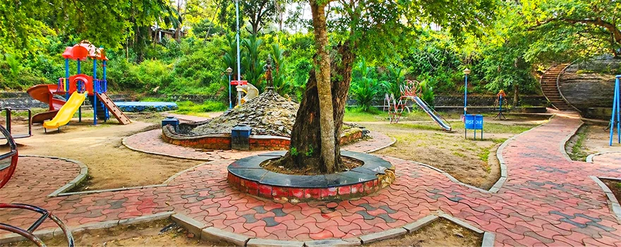 Bird watching and peaceful riverside views at Aruvikkara Dam